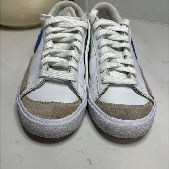 Nike Blazer Low 77 GS White Chlorophyll Green Medium Blue Asymmetric Sz 6.5Y W8 - Picture 12 of 13